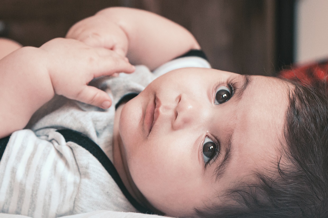 Jak sprawdzić, czy niemowlę ma wadę wzroku?
