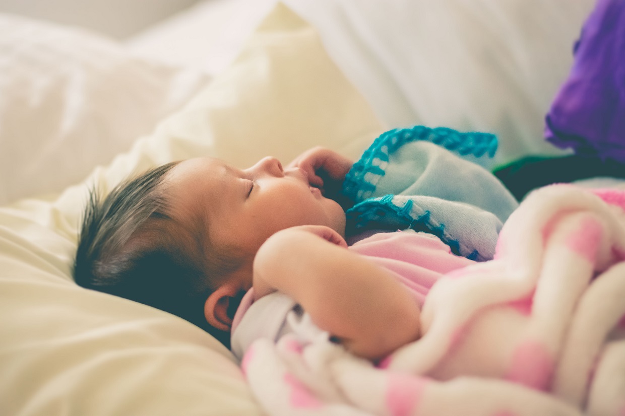 Jak kłaść noworodka do snu?