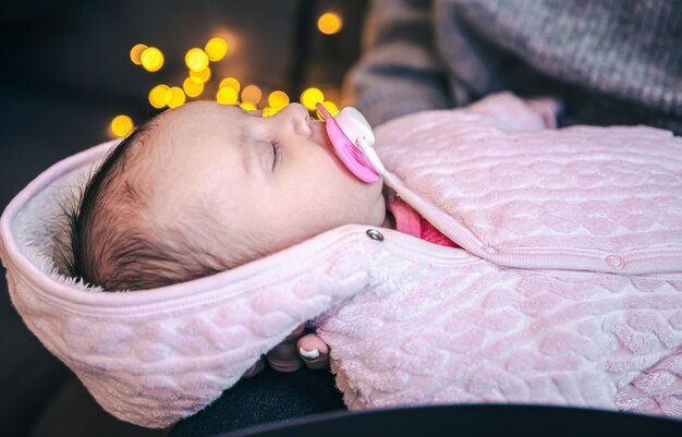 Jakie są najczęstsze przyczyny problemów ze snem u niemowląt?